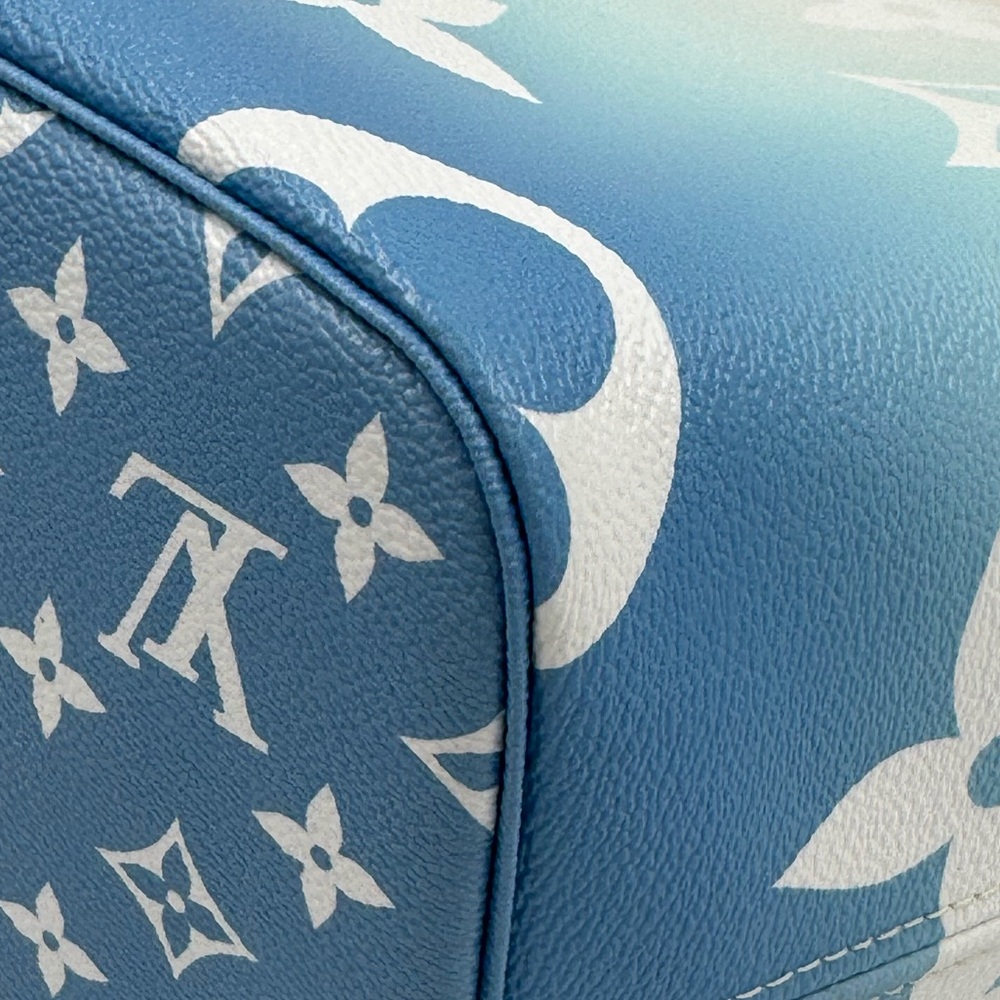 Louis Vuitton Limited Edition By The Pool Neverful - Picture 6 of 14
